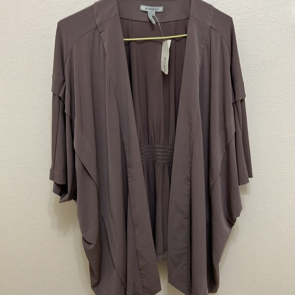 BCBGirls Drapey top, size M - Picture 2 of 4